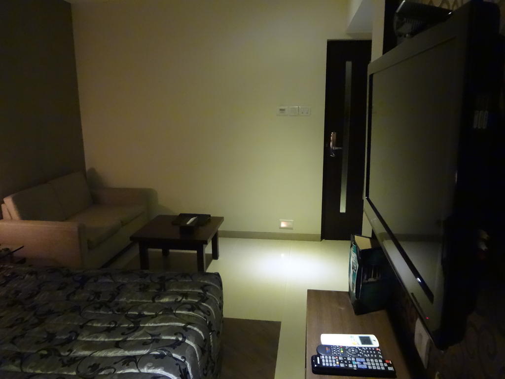 Hotel Capitol Thane Buitenkant foto