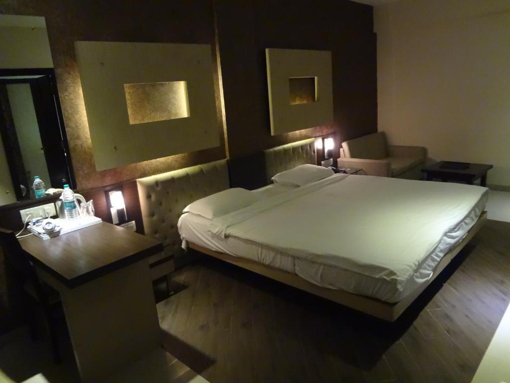 Hotel Capitol Thane Kamer foto