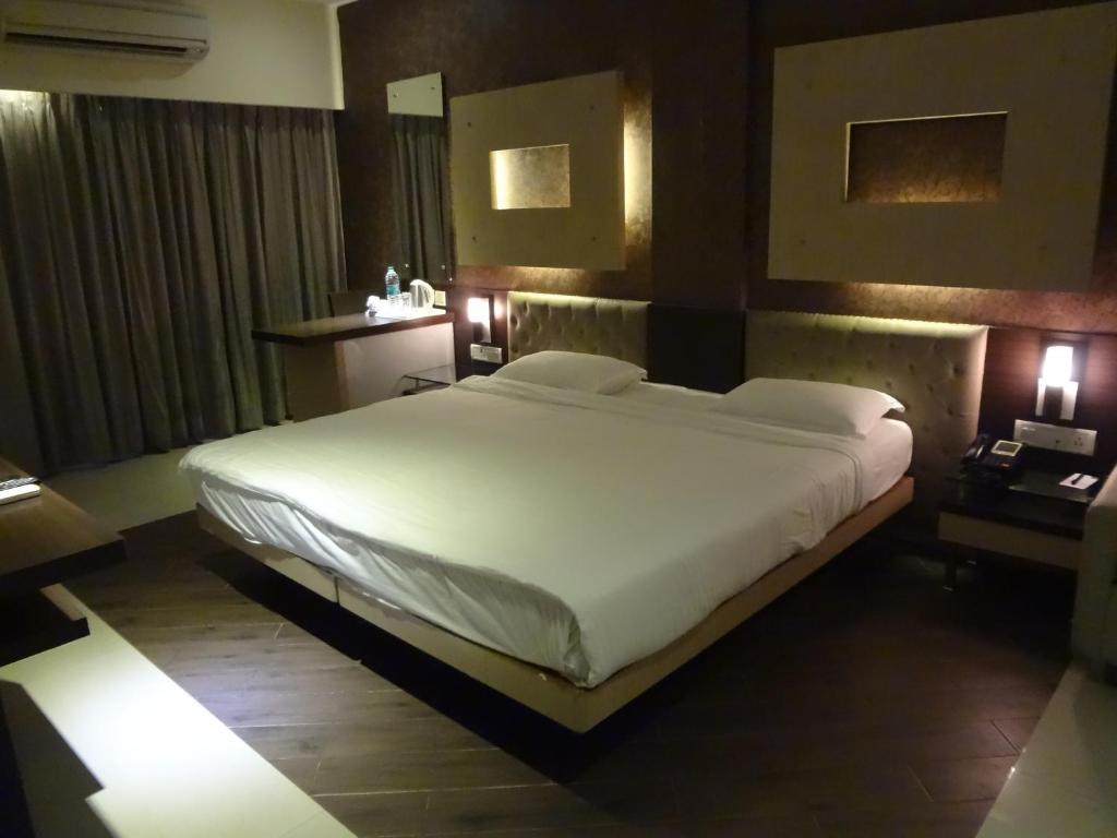 Hotel Capitol Thane Kamer foto