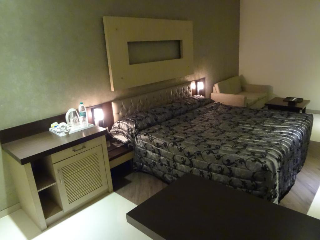 Hotel Capitol Thane Kamer foto