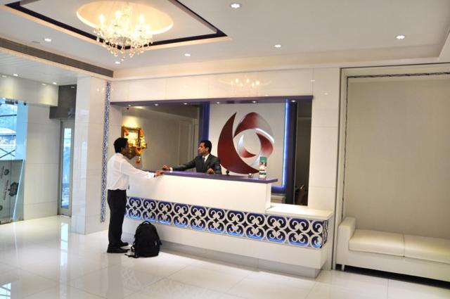 Hotel Capitol Thane Buitenkant foto